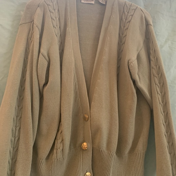 Cardigan sweater - Picture 1 of 1